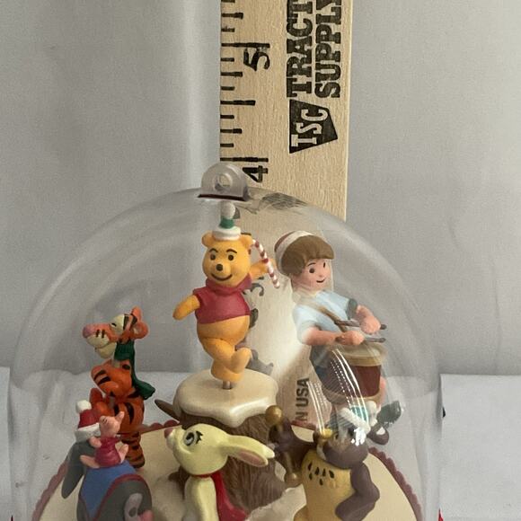 Winnie the Pooh Hallmark Keepsake Ornament 1994 Parade Magic Motion Music TESTED - Picture 14 of 16